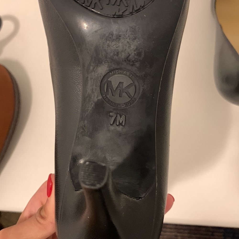Michael Kors BLACK heels size 7 - Picture 4 of 4